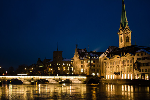 Fraumunster church at night